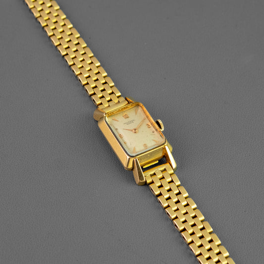 Universal Genève Ultra-Slim Yellow Gold 31.5mm