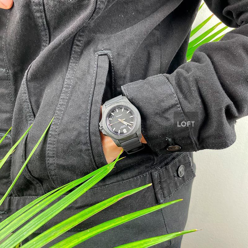 Victorinox I.N.O.X. Automatic Carbon 43 mm