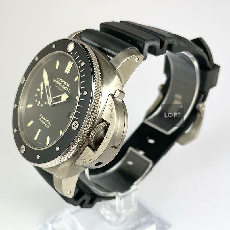 Panerai Luminor Submersible Titanio