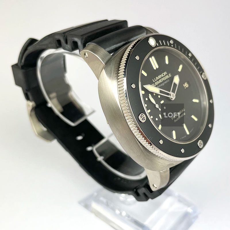 Panerai Luminor Submersible Titanio