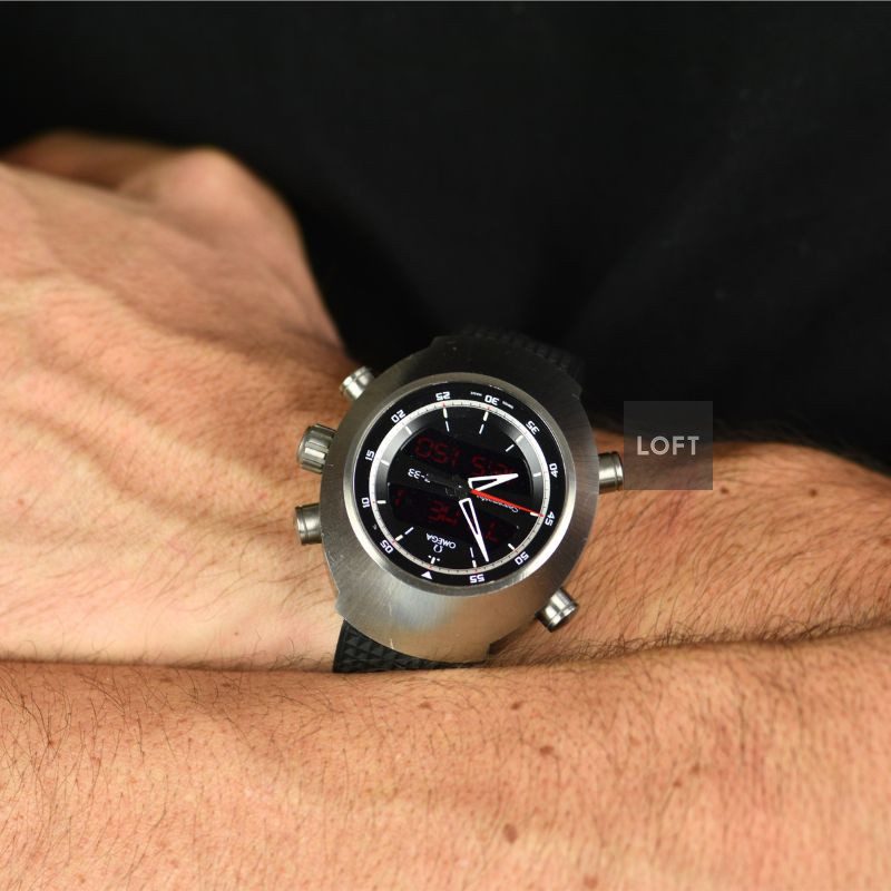 Omega Speedmaster Spacemaster Z-33 Ana-Digi Titanio 43 mm