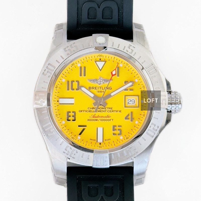 Breitling Avenger II Seawolf 3000M Cobra Yellow 45 mm