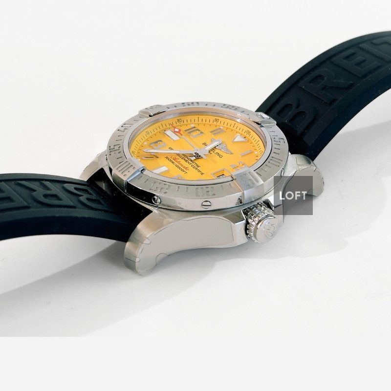 Breitling Avenger II Seawolf 3000M Cobra Yellow 45 mm