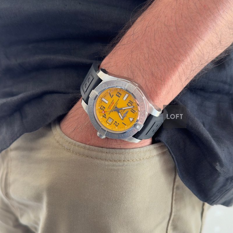 Breitling Avenger II Seawolf 3000M Cobra Yellow 45 mm