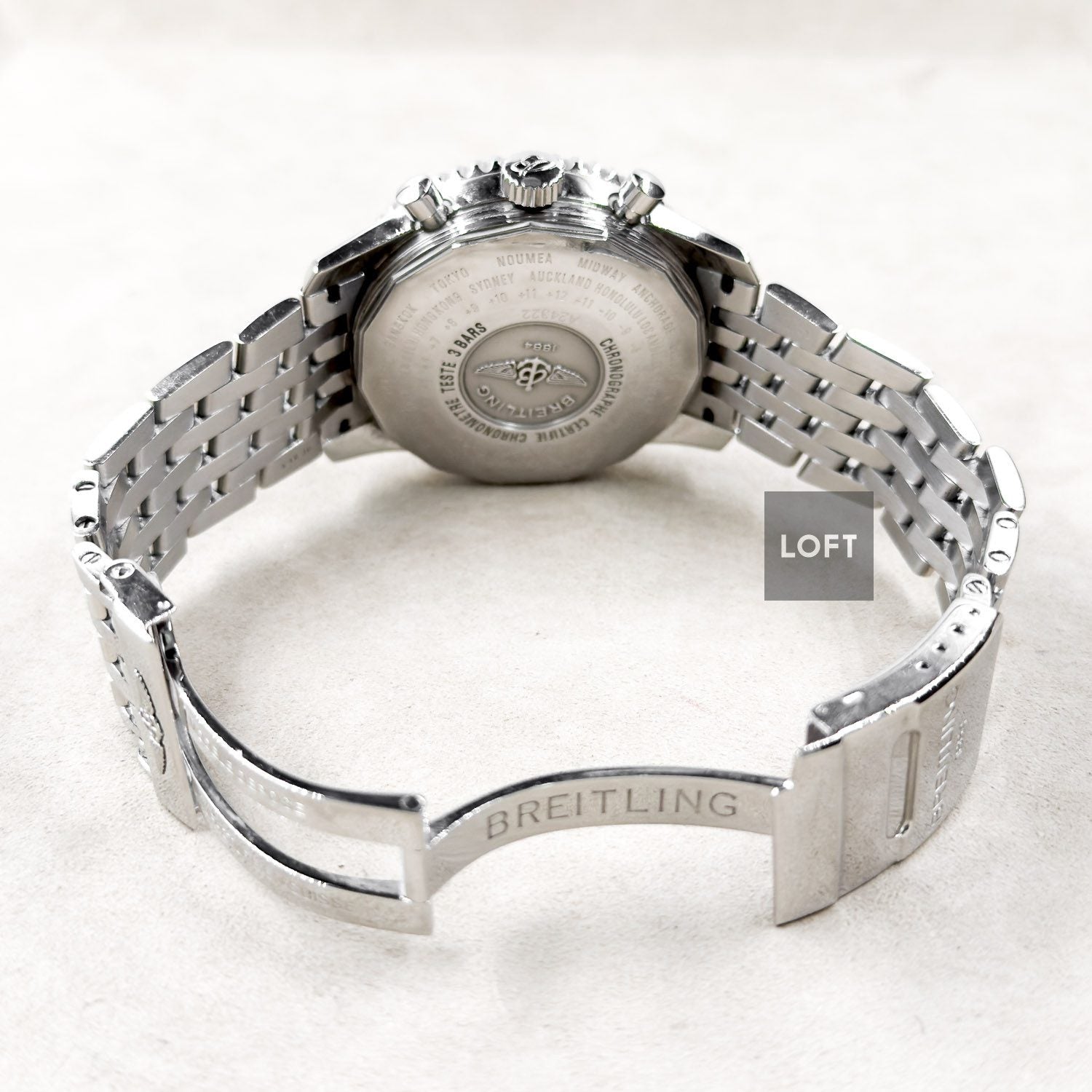 Breitling Navitimer World Chronograph Automatic Chronometer 46 mm