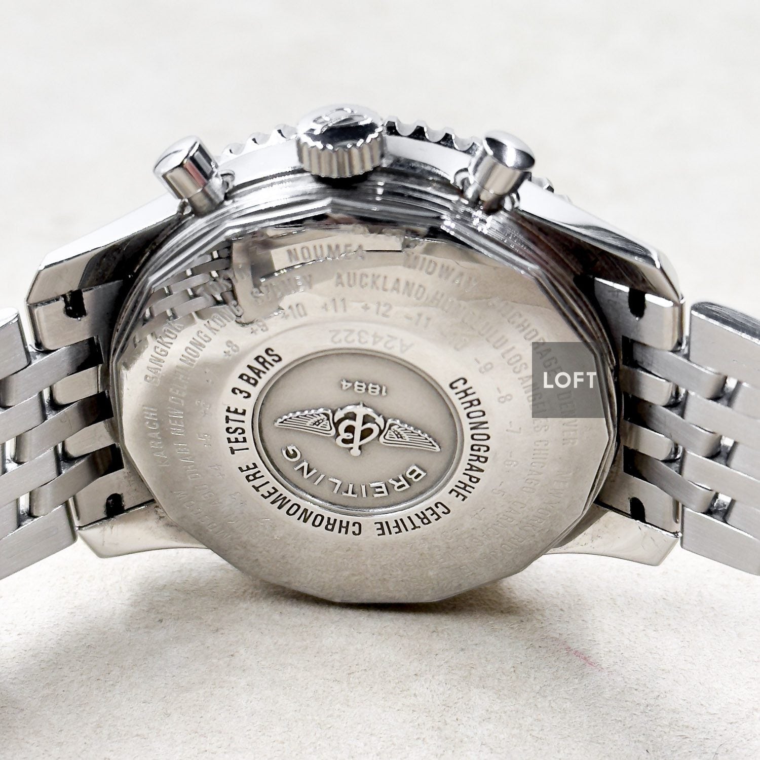 Breitling Navitimer World Chronograph Automatic Chronometer 46 mm