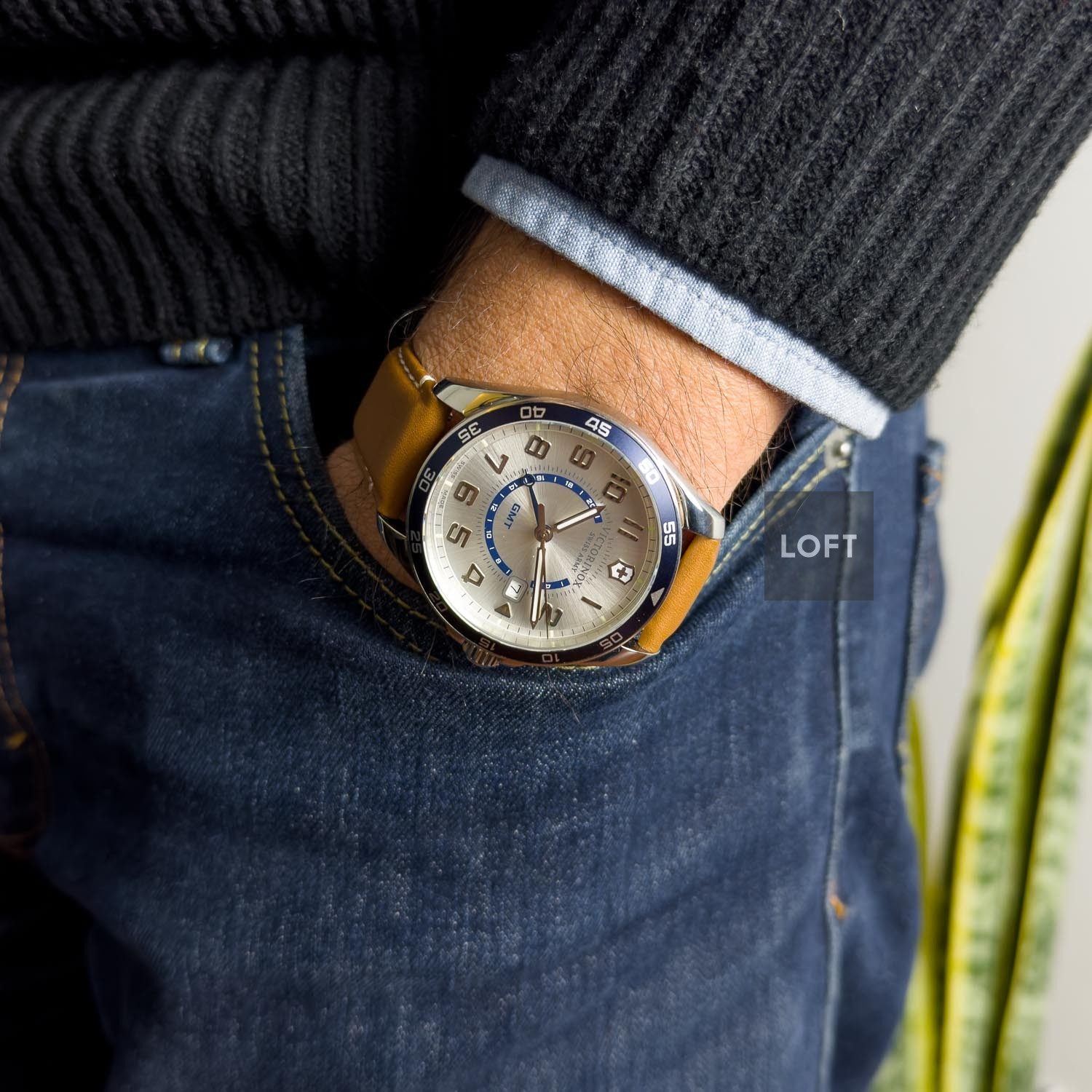 Victorinox Swiss Army FieldForce Classic GMT 42 mm