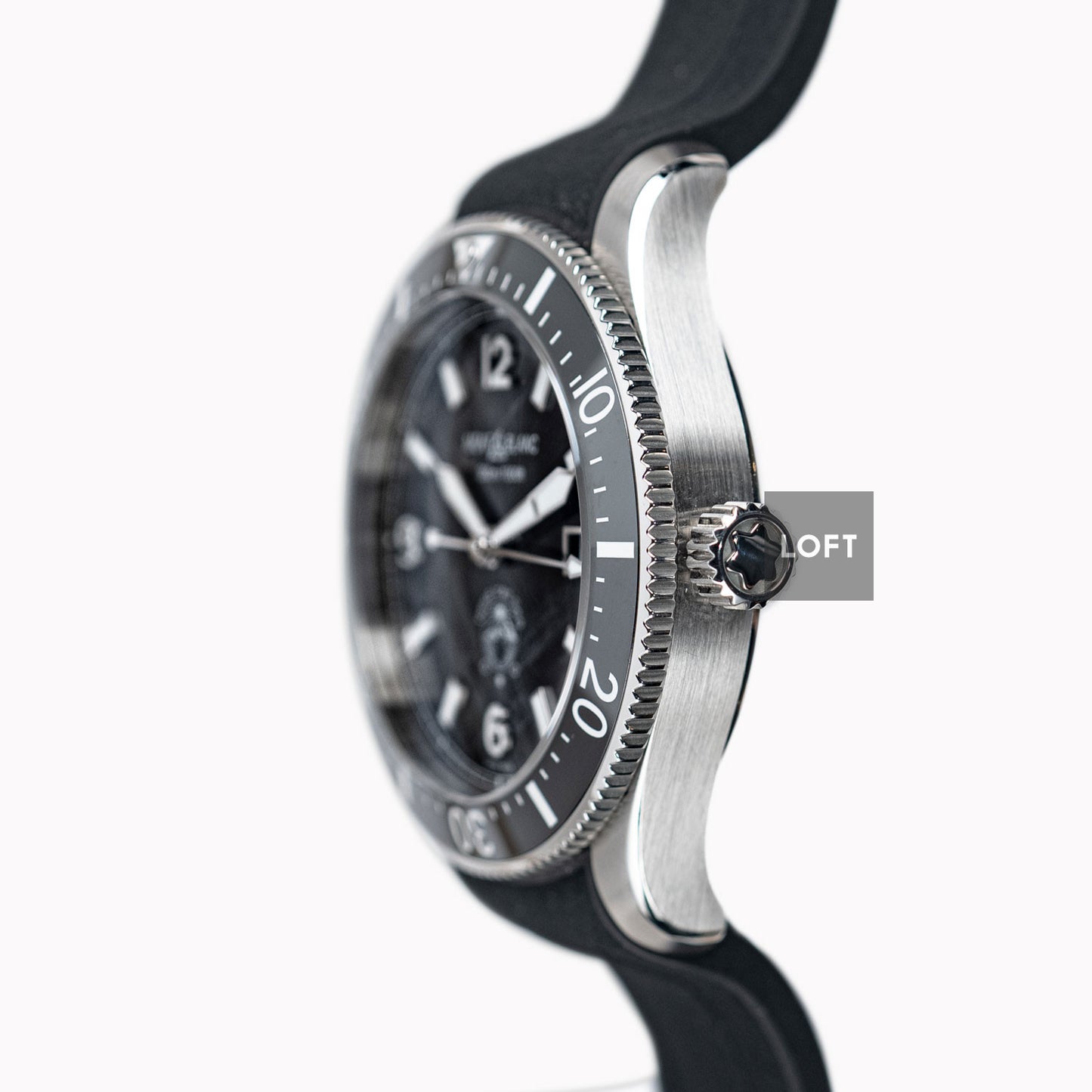 Montblanc 1858 Iced Sea Automatic Date 300 m 41 mm