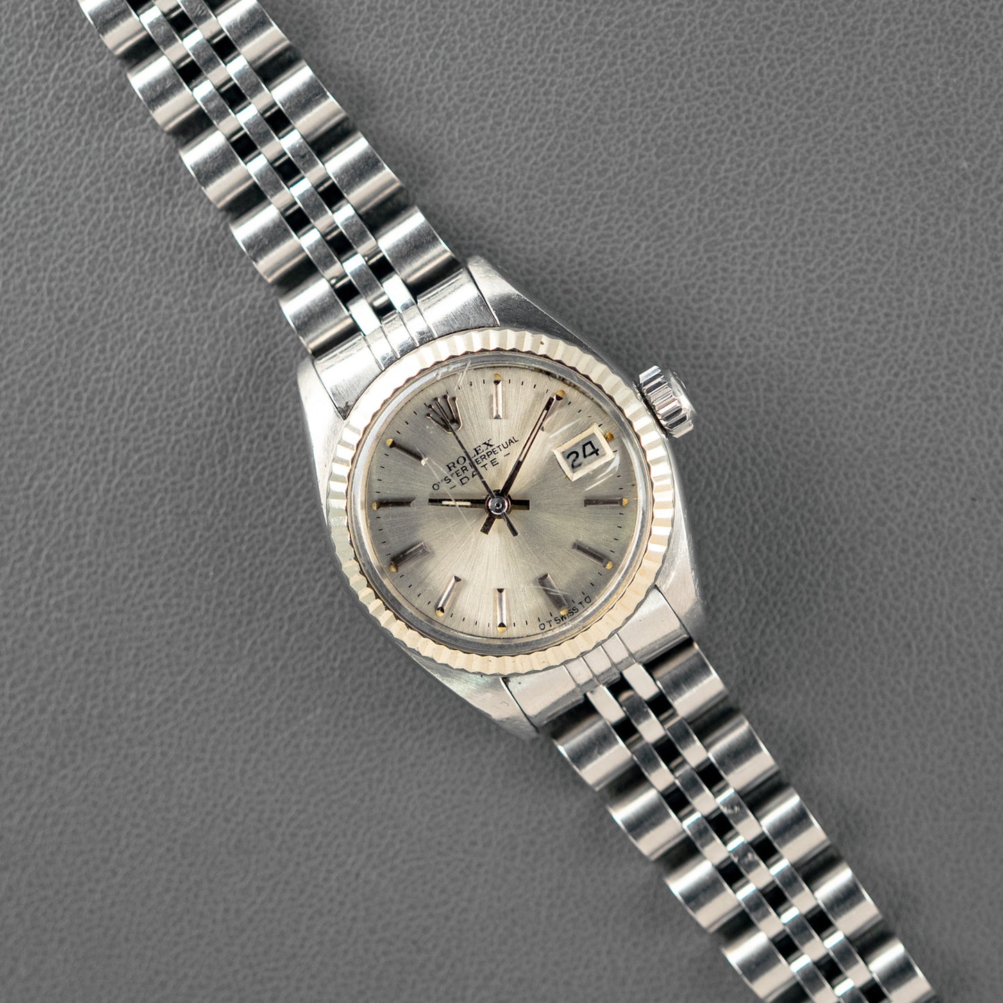 Rolex Oyster Perpetual Date 6917 Champagne 26mm