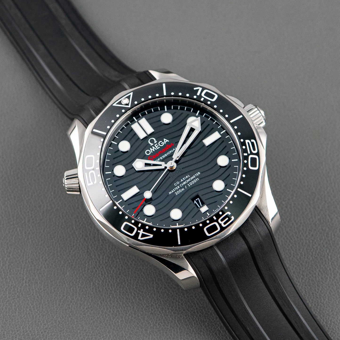 Omega Seamaster Diver 300M Black Dial Rubber Strap 42mm