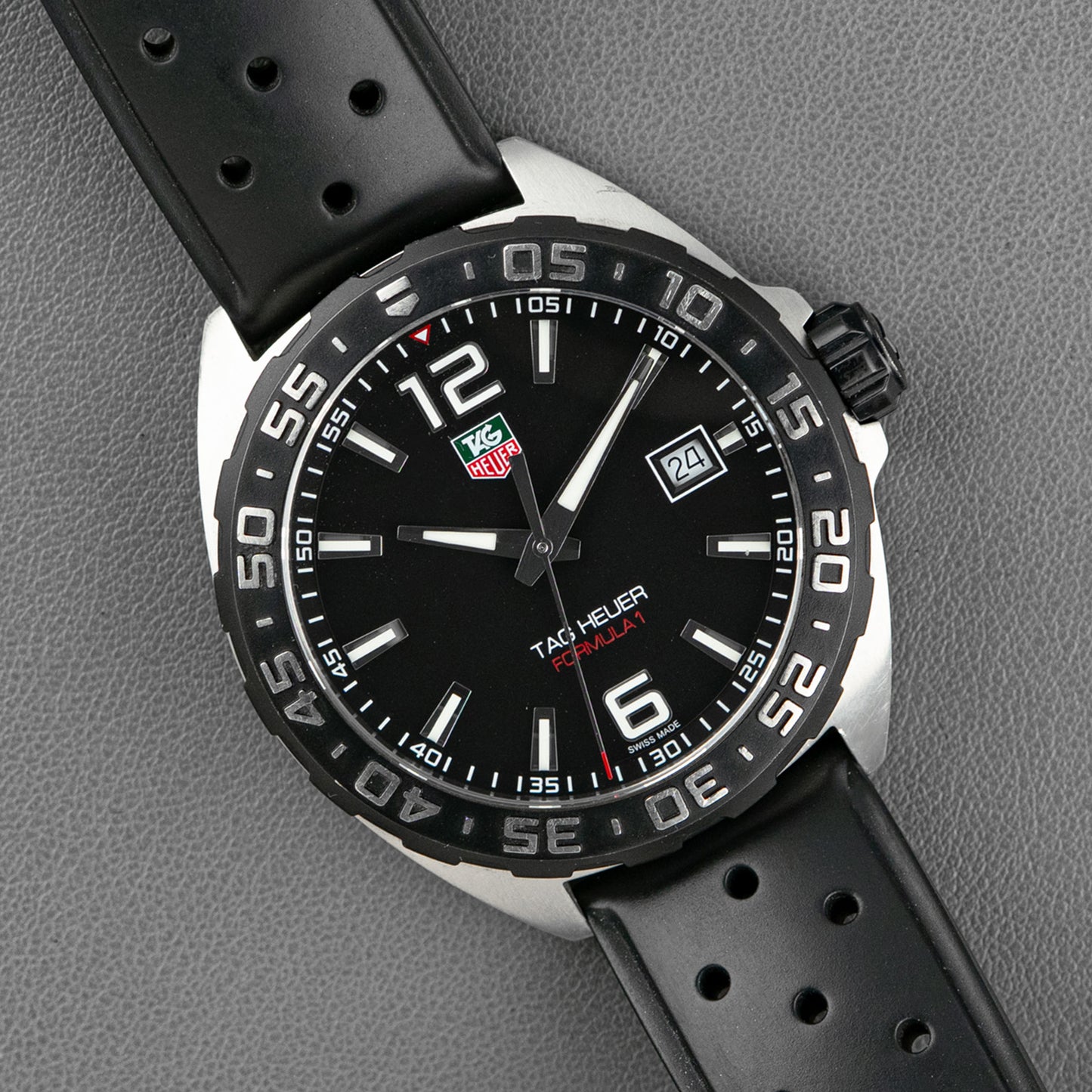 TAG Heuer Formula 1 Quartz Black Dial Rubber 41mm