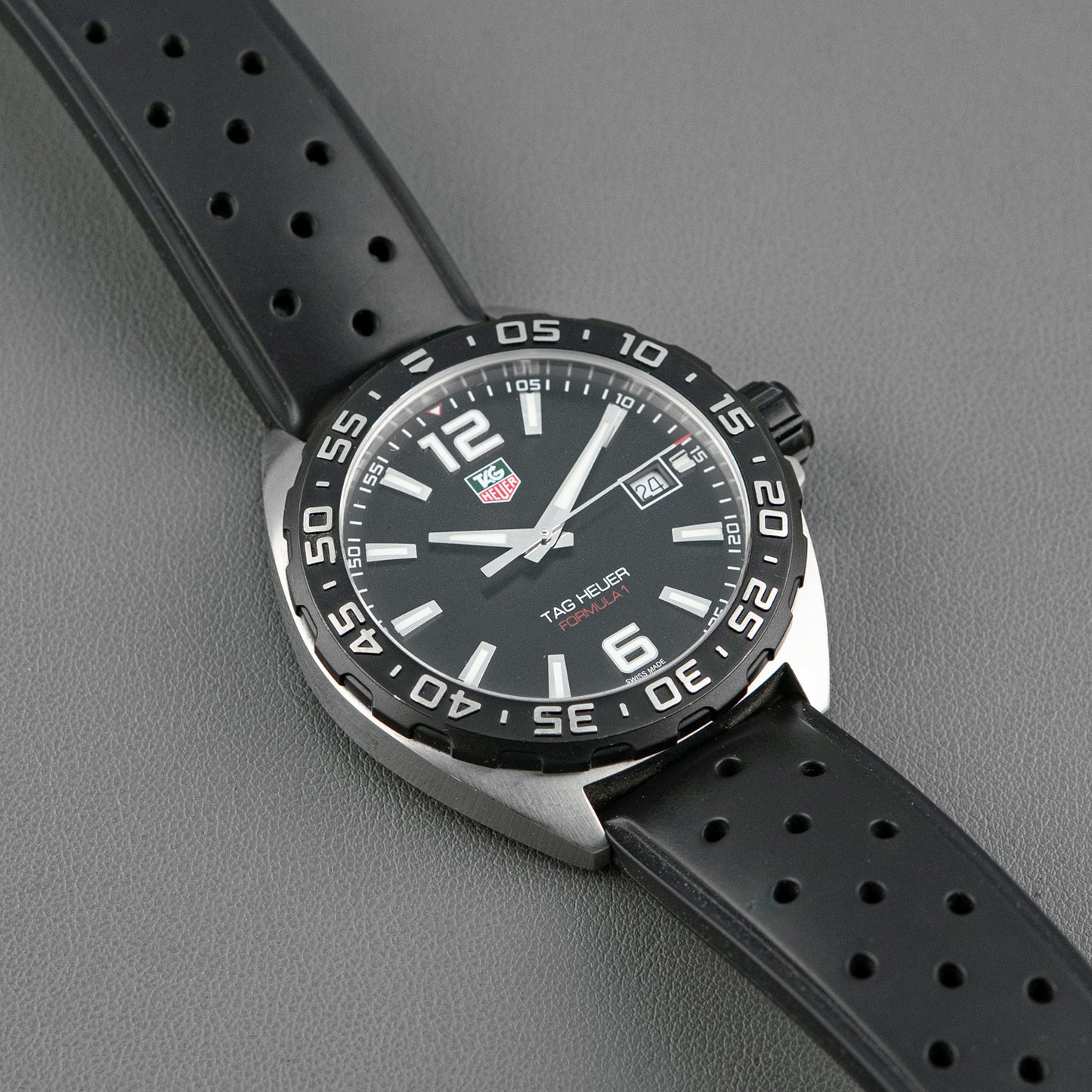 TAG Heuer Formula 1 Quartz Black Dial Rubber 41mm