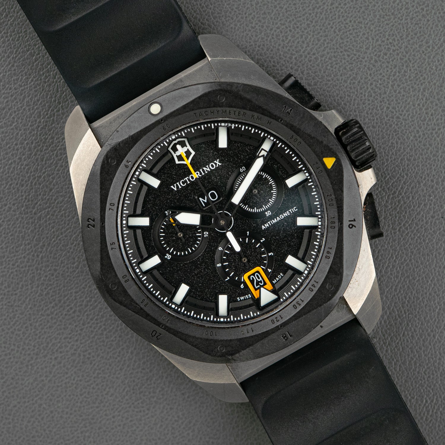 Victorinox I.N.O.X. Chrono Carbon Quartz Date 43mm – LOFT