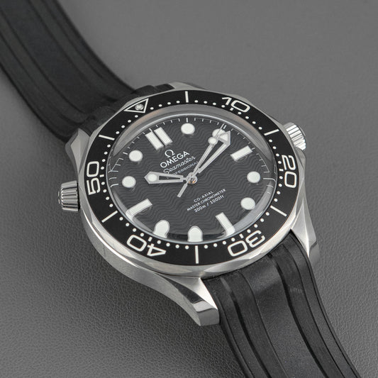 Omega Seamaster Diver 300M Black Dial Rubber 42mm