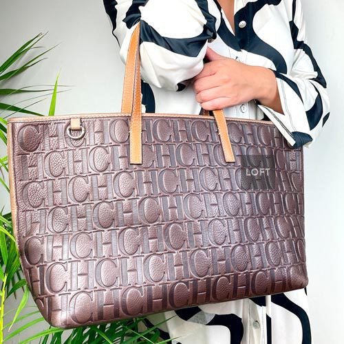 Carolina Herrera Tote café monograma de letras