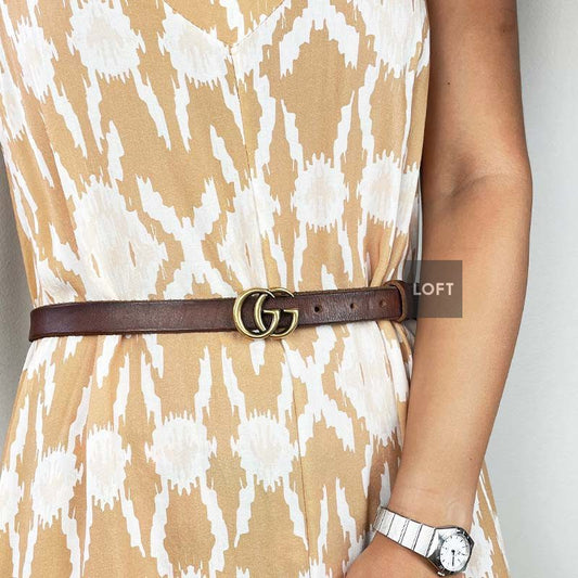 Gucci Cinturón de cuero con hebilla de doble G