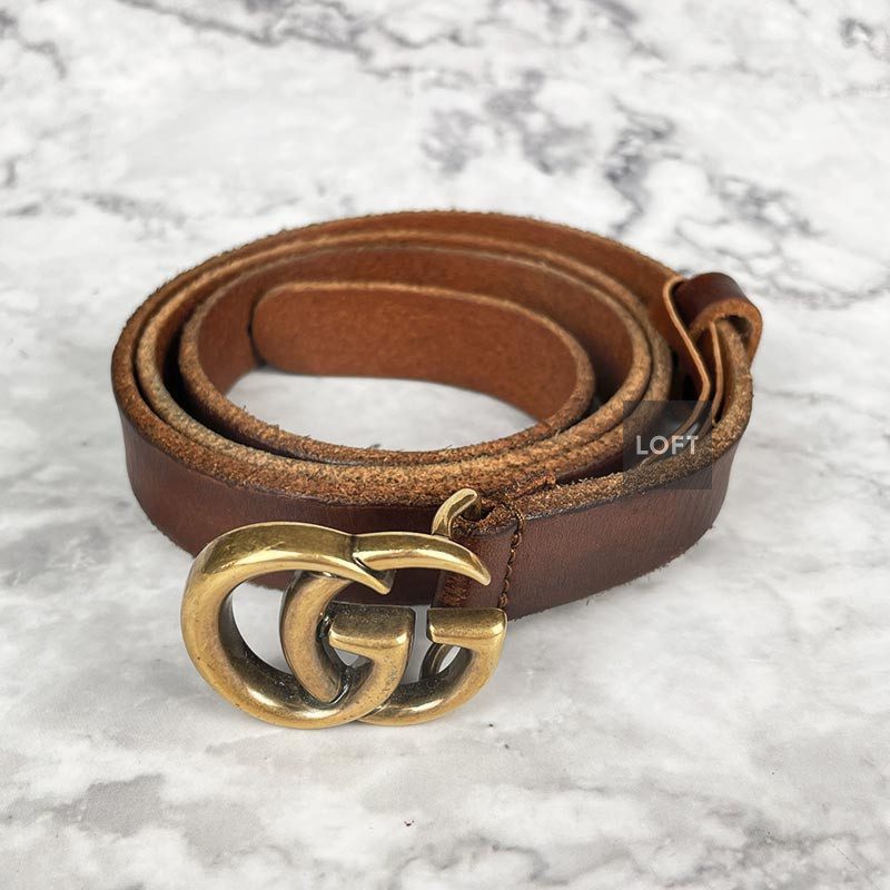 Gucci Cinturón de cuero con hebilla de doble G