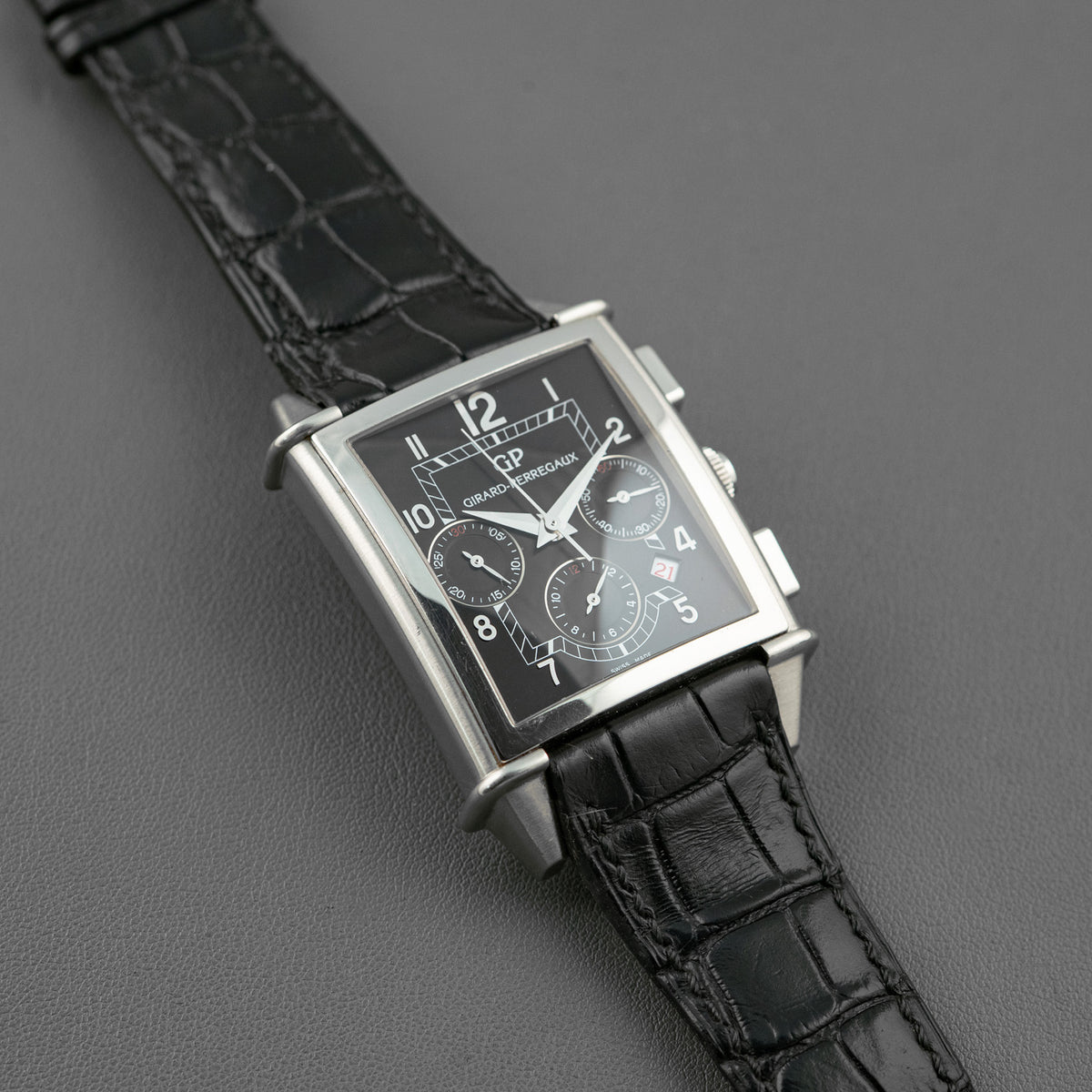 Girard-Perregaux Vintage 1945 Chronograph Black Dial 36mm