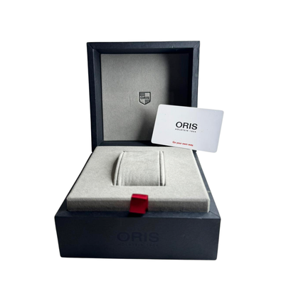Oris Aquis Date 300M Cherry Red Dial Steel 41.5mm