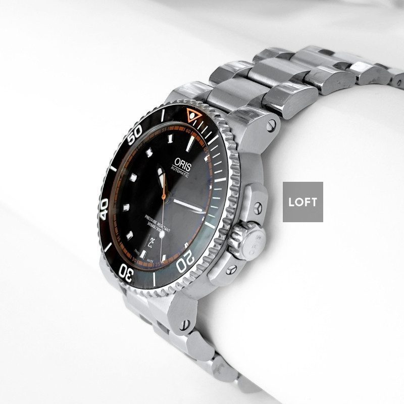Oris Aquis Date Automatic Black/Orange Dial 43 mm