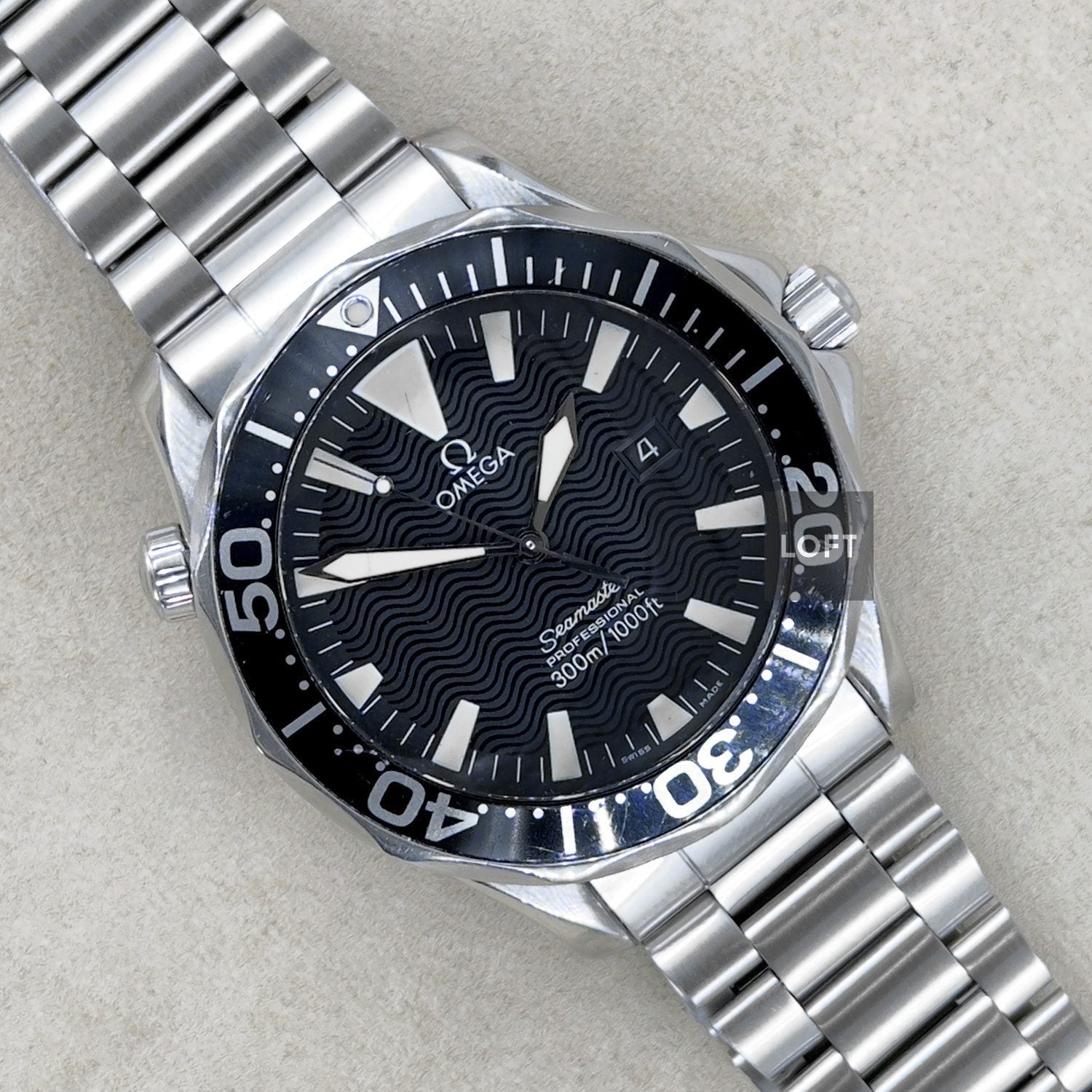 OMEGA Seamaster 300 クオーツ　41mm Omega Seamaster 300 Bond 41mm Quartz Serviced Box & Papers