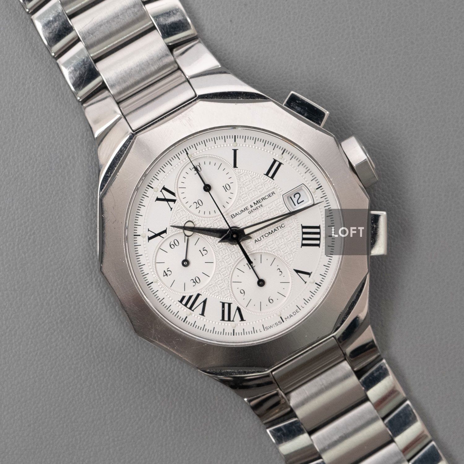 Baume & Mercier Riviera Chronograph White Dial Bracelet 43 mm