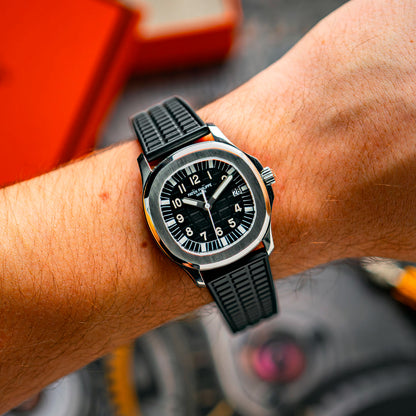 Patek Philippe Aquanaut 5064A Quartz Black Dial 34mm