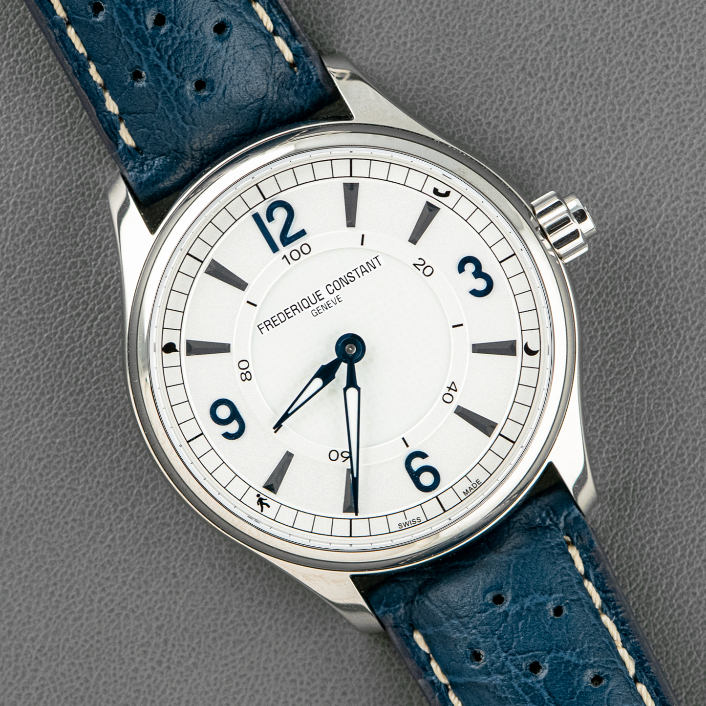 Frédérique Constant Smartwatch White Dial Quartz 42mm