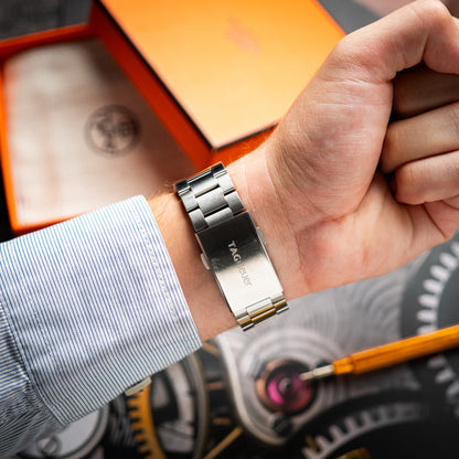 TAG Heuer Formula 1 Quartz Chronograph Red 43mm