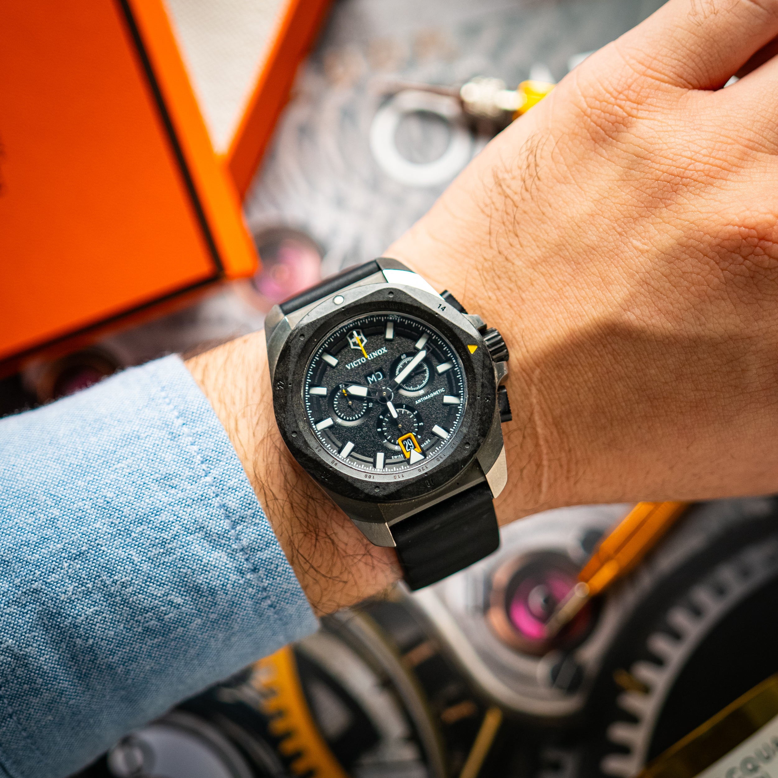 Victorinox I.N.O.X. Chrono Carbon Quartz Date 43mm – LOFT