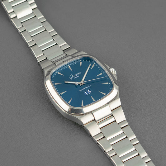 Glashütte Original Seventies Panorama Date Blue 40mm