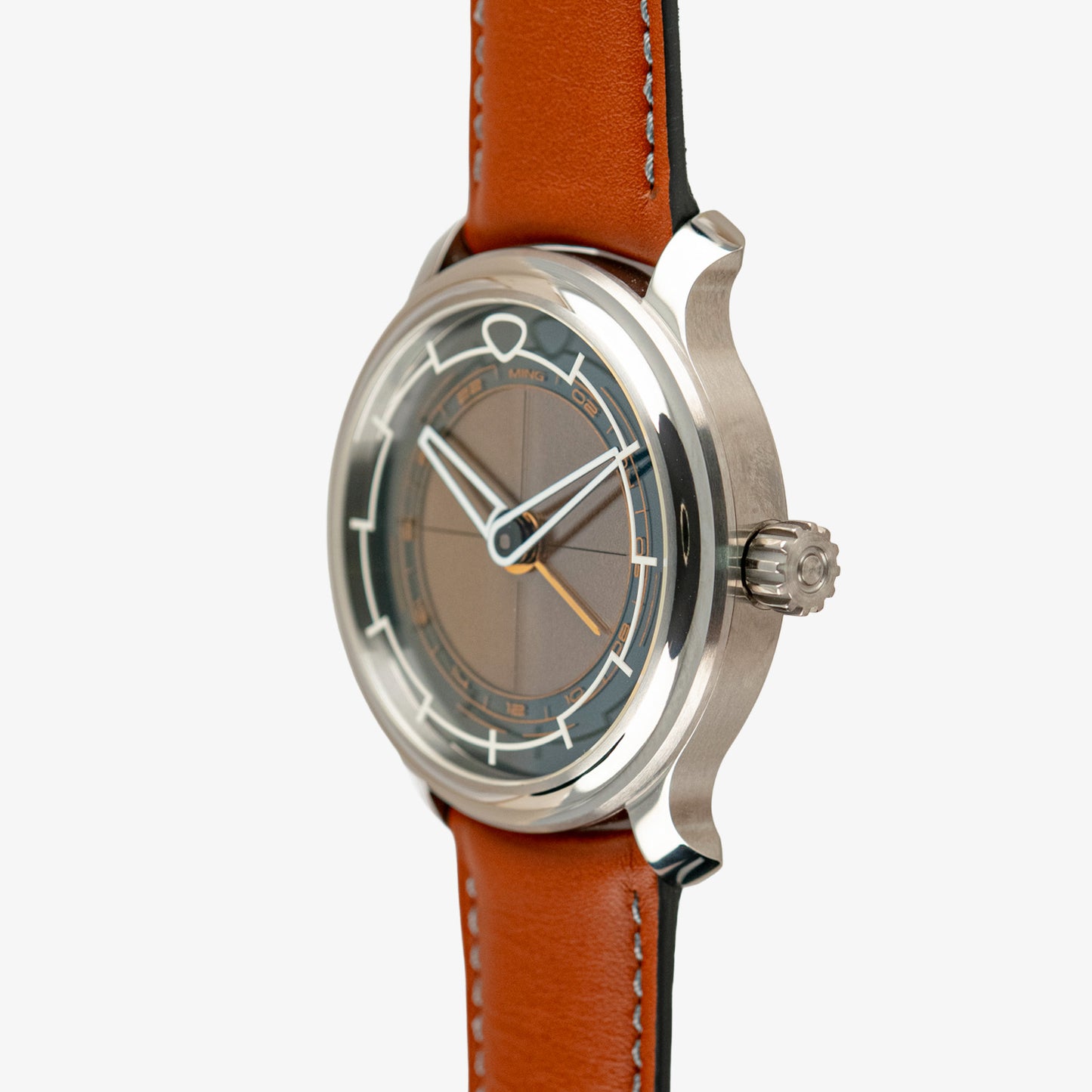 MING 22.01 GMT Gilt Titanium Automatic 38mm