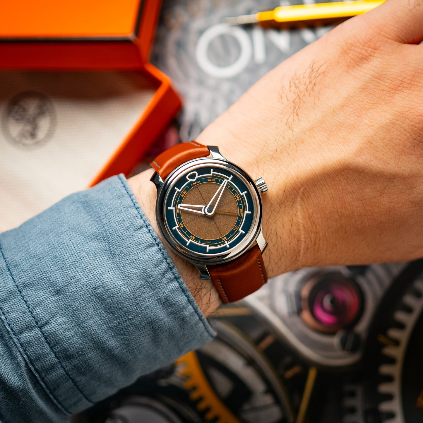 MING 22.01 GMT Gilt Titanium Automatic 38mm