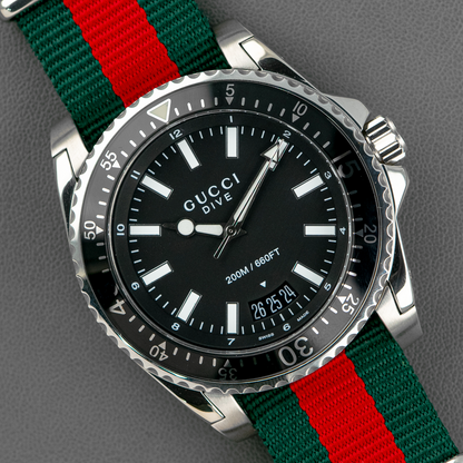 GUCCI Dive ブラック ラバーベルト 200M防水(45mm) Gucci Dive Black Rubber Strap Watch | 45mm | YA136204B | REEDS