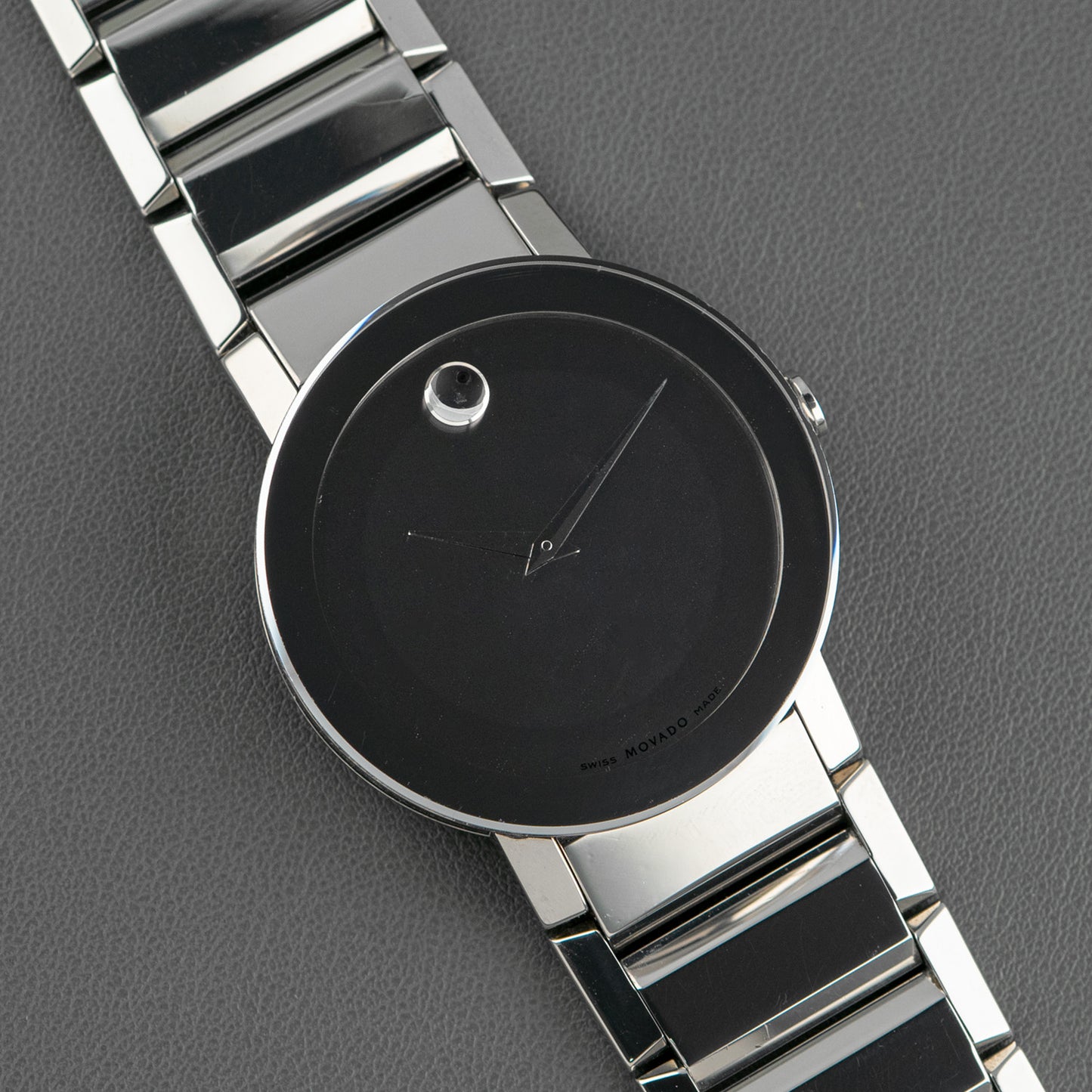 Movado Museum Sapphire Quartz Black Dial 40mm