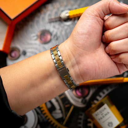 TAG Heuer Carrera Quartz Diamond Silver Dial 32mm