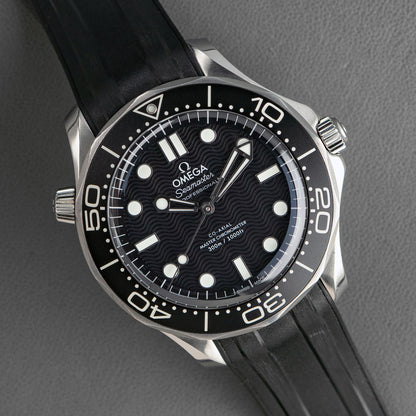 Omega Seamaster Diver 300M Black Dial Rubber 42mm