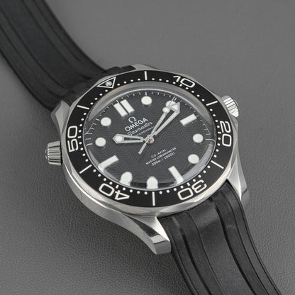 Omega Seamaster Diver 300M Black Dial Rubber 42mm