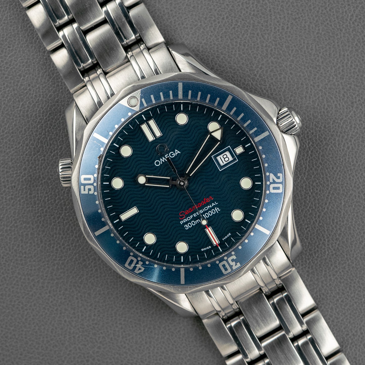 Omega Seamaster Diver 300M 2221.80.00 Quartz Blue Dial 41mm