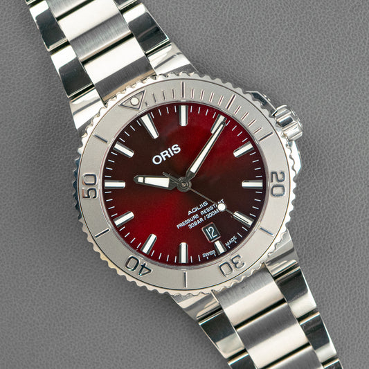 Oris Aquis Date 300M Cherry Red Dial Steel 41.5mm