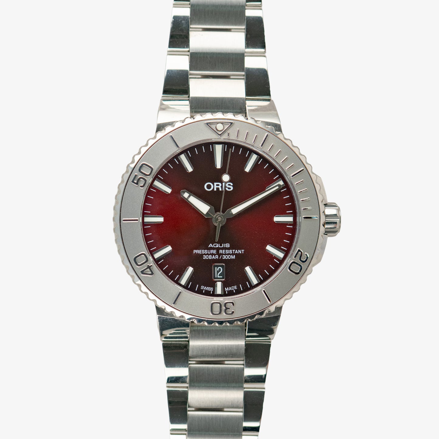 Oris Aquis Date 300M Cherry Red Dial Steel 41.5mm