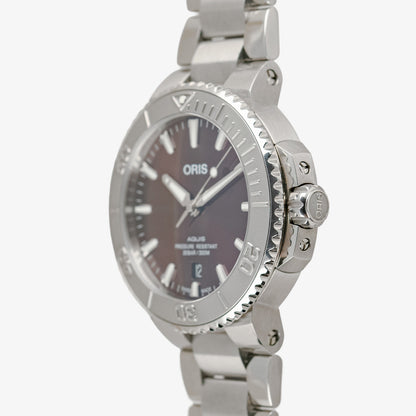 Oris Aquis Date 300M Cherry Red Dial Steel 41.5mm