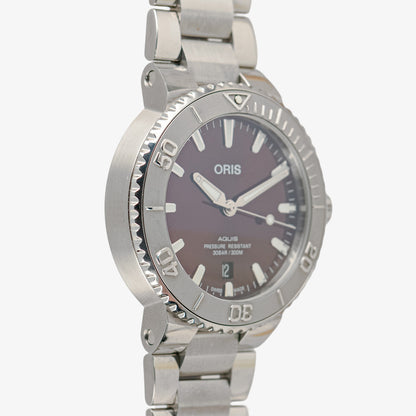 Oris Aquis Date 300M Cherry Red Dial Steel 41.5mm