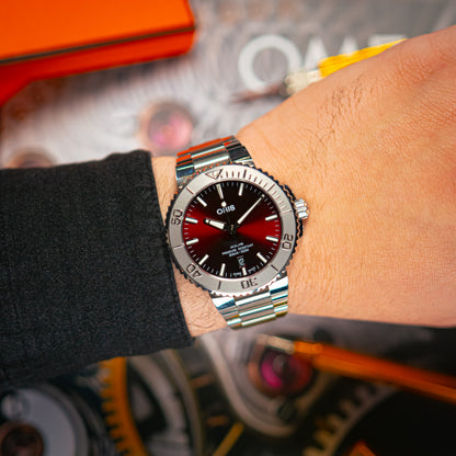 Oris Aquis Date 300M Cherry Red Dial Steel 41.5mm