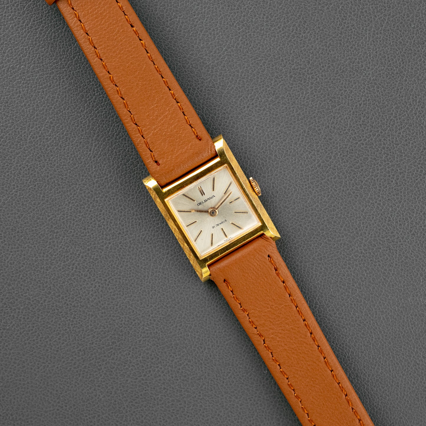 Delbana Tank Vintage Lady Gold 18k Silver Dial 18mm