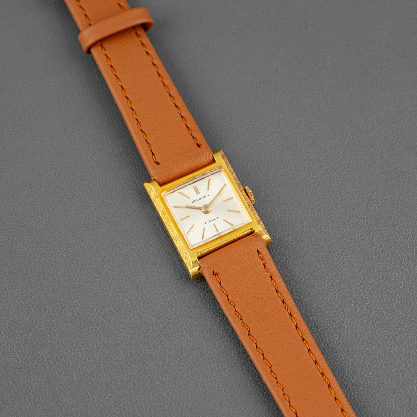 Delbana Tank Vintage Lady Gold 18k Silver Dial 18mm