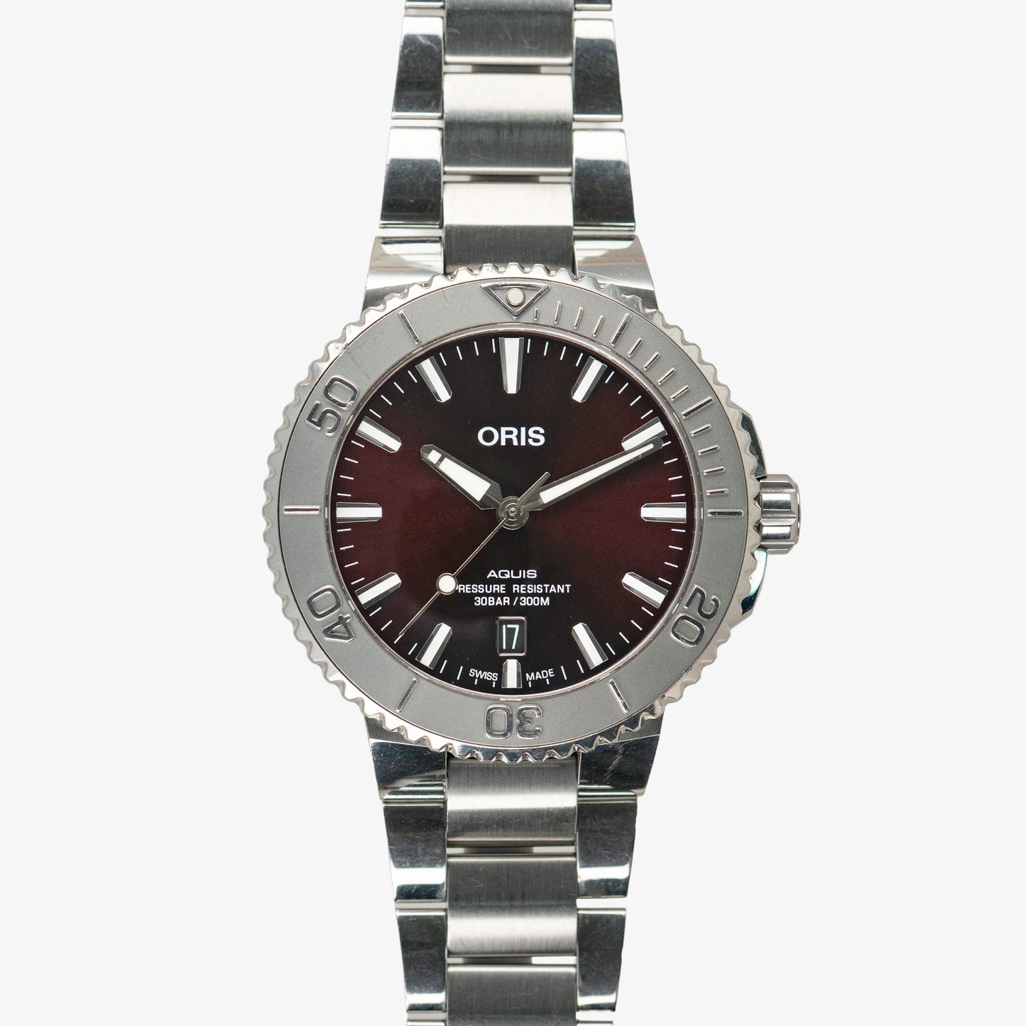 Oris Aquis Date 300M Cherry Red Dial Steel 41.5mm