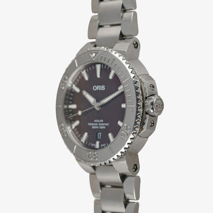 Oris Aquis Date 300M Cherry Red Dial Steel 41.5mm