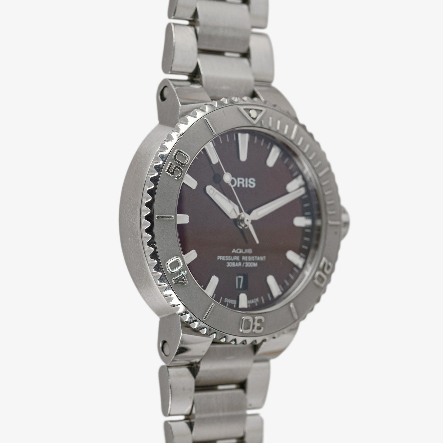 Oris Aquis Date 300M Cherry Red Dial Steel 41.5mm