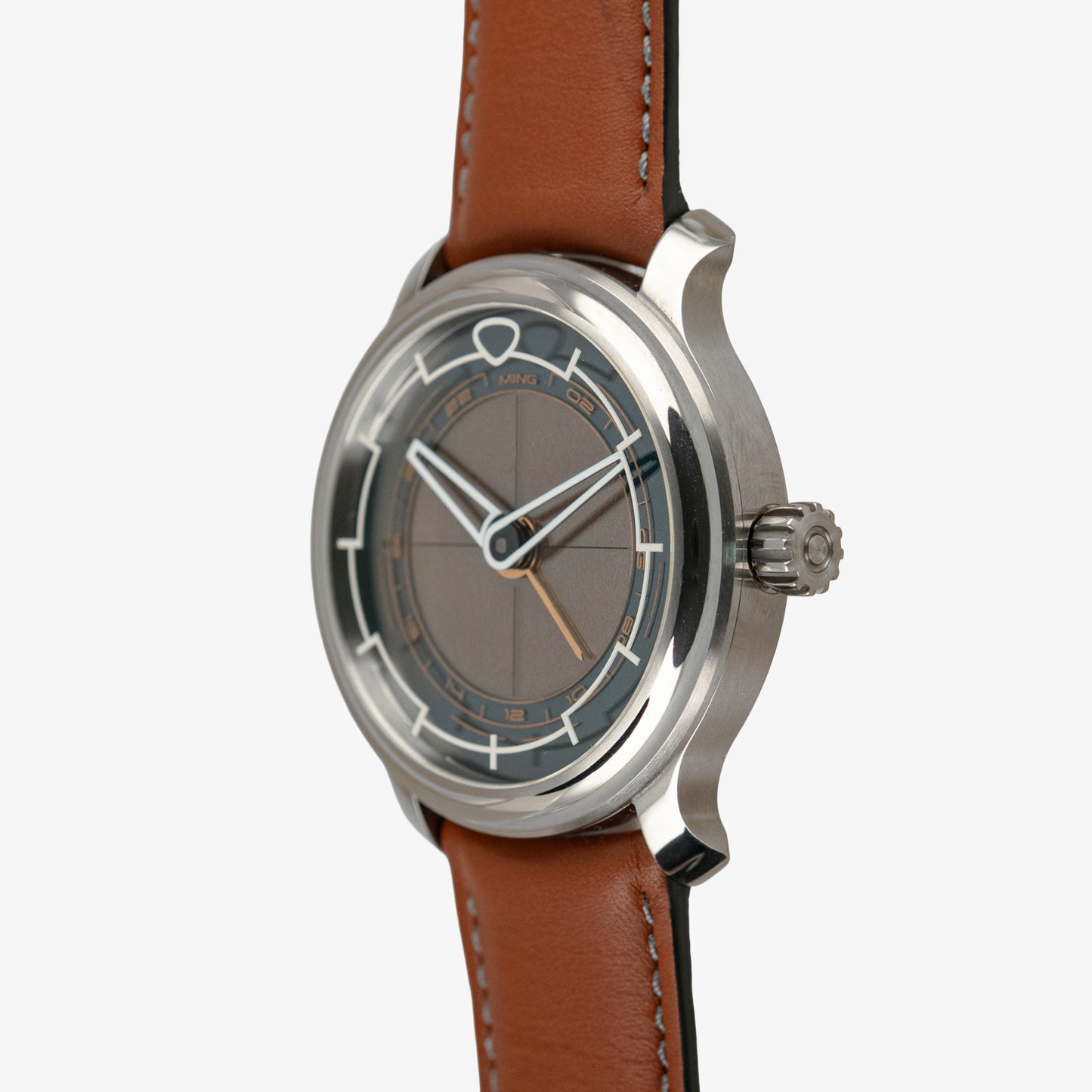 MING 22.01 GMT Gilt Titanium Automatic 38mm